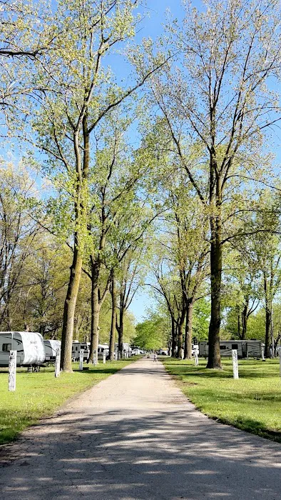Covered Wagon Camp Resort 5