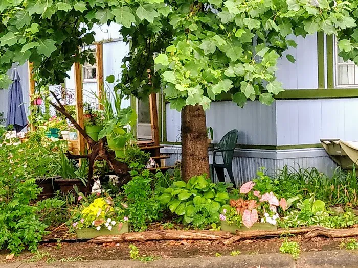 Indian Oaks Pointe Mobile Home Park 10