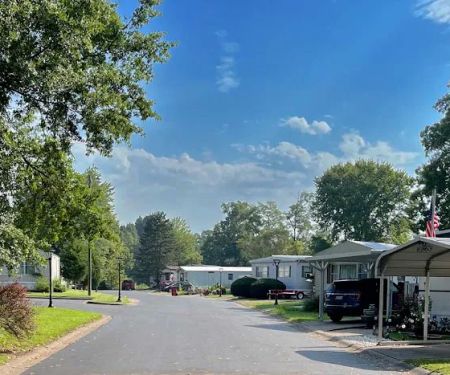 Silver Lakes Pointe Mobile Home Park