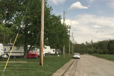Manor Isle Mobile Home & Extended-Stay RV Park