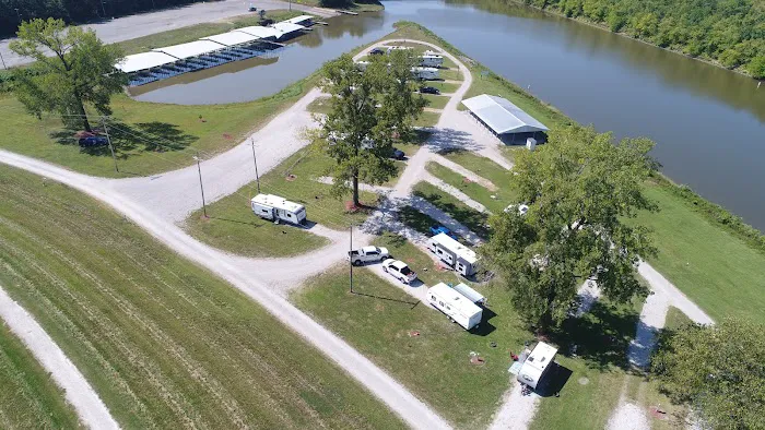 Kaskaskia River Camping & RV Park 6