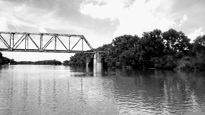 Kaskaskia River Camping & RV Park 10