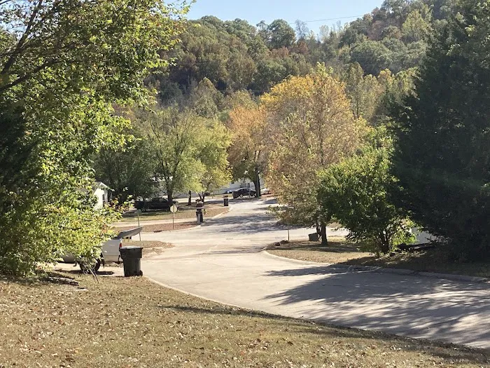 Country Club Manor 9