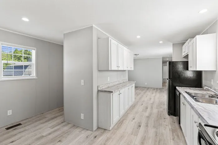 Ideal North Manufactured Home Community 4
