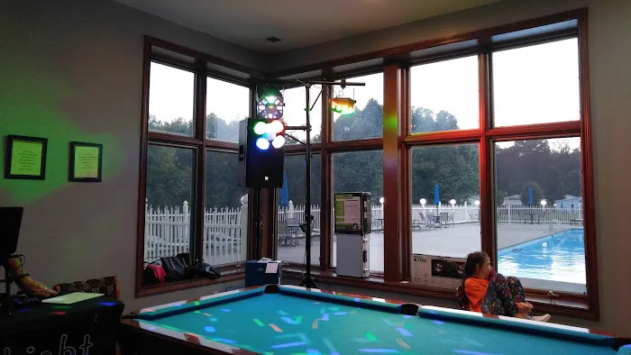 Riverview Crossing pool 1