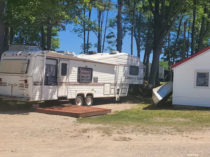 Martiny Lakes Hide-Away LLC 8