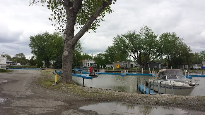 Portage Cove Park And Marina Condominium 7