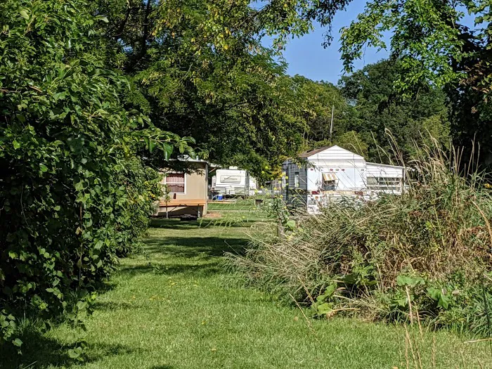 Floro's Campground and Marina 2