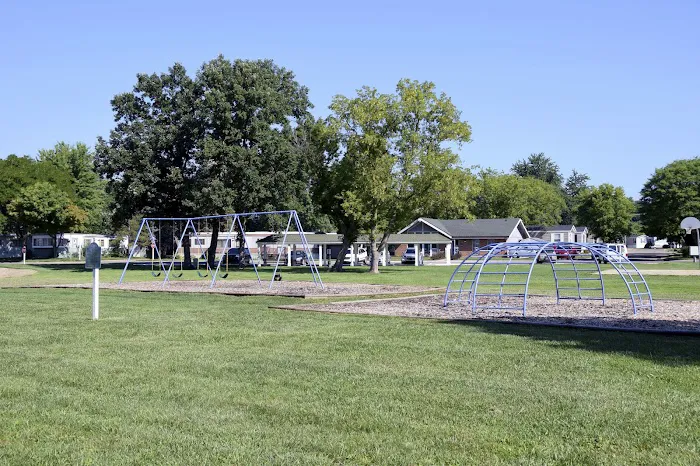 South Lyon Woods Manufactured Home Community 9