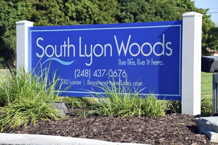 South Lyon Woods Manufactured Home Community 10