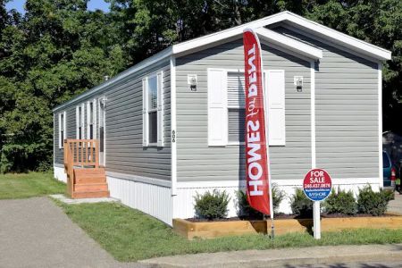 South Lyon Woods Manufactured Home Community