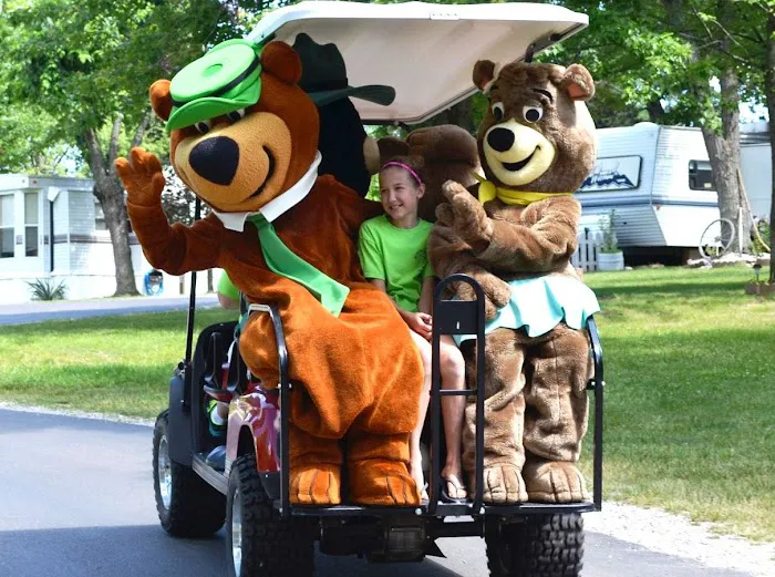 Yogi Bear's Jellystone Park 4