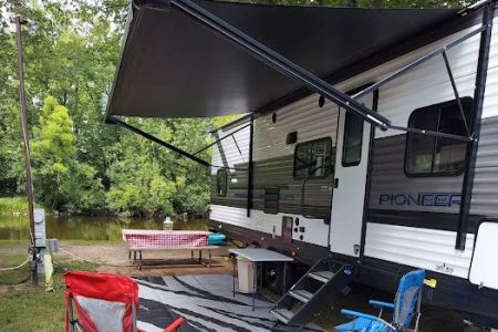 Henry's Landing Campground & Canoe Rental