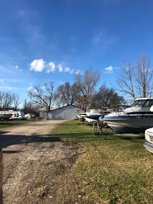 Hidden Hideaway Campground & Marina 10