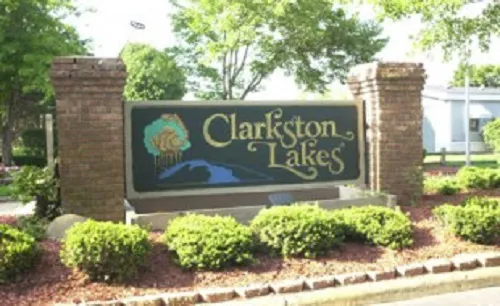 Quality Homes - Clarkston Lakes 6