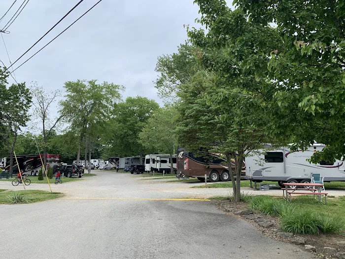 Louisville South KOA Holiday 7