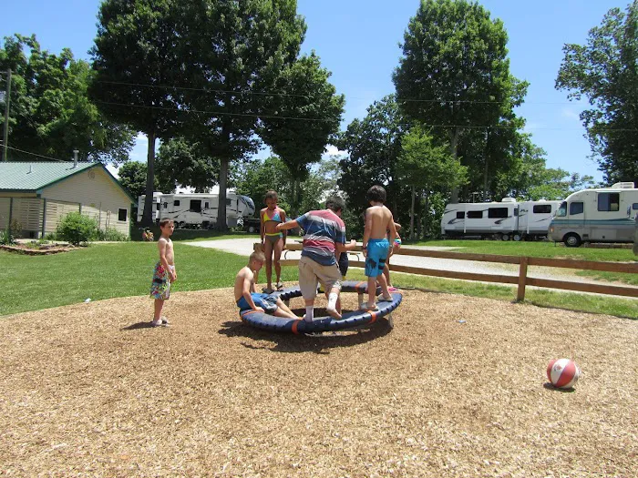 Louisville South KOA Holiday 10