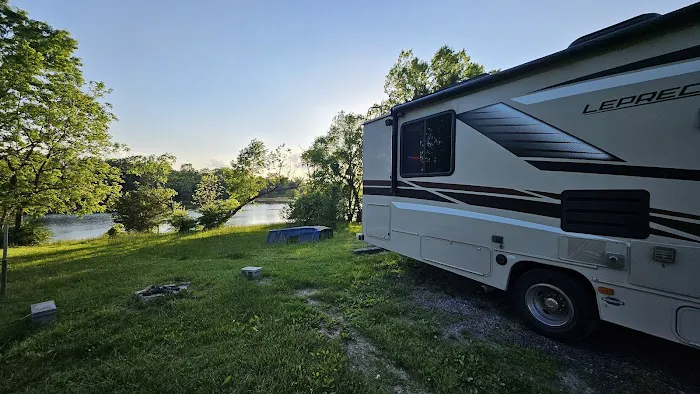 Mac's Lakes Resort 3