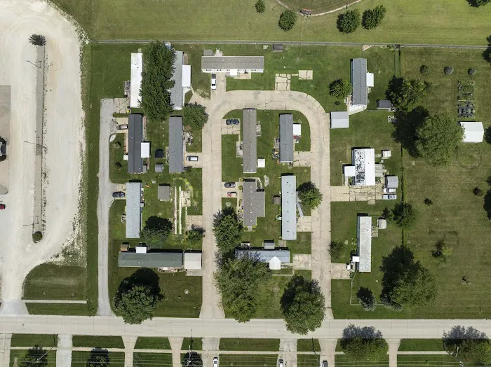 Earlham Mobile Home Community 3