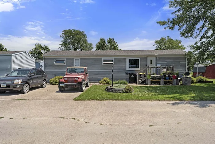 Earlham Mobile Home Community 6