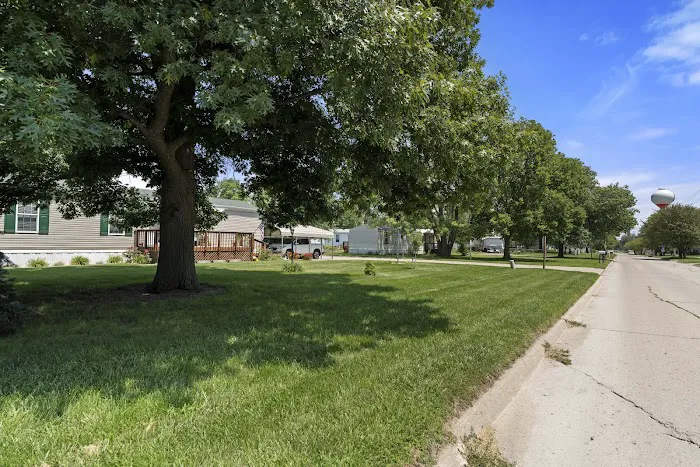 Earlham Mobile Home Community 8