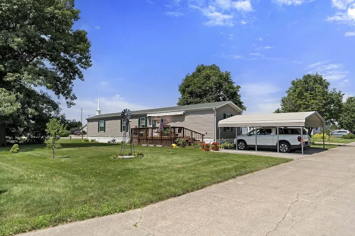 Earlham Mobile Home Community 9