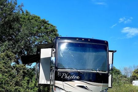 Lake Elmo Park Reserve modern campground