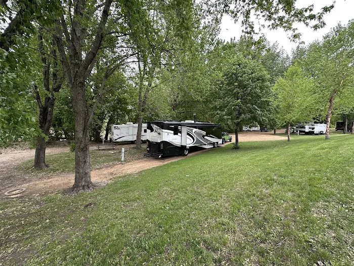 Riverside Park Campgrounds 10