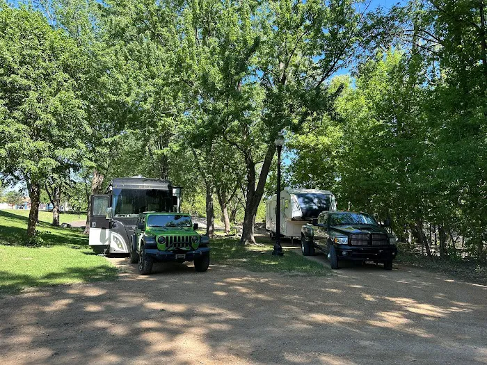 Riverside Park Campgrounds 9