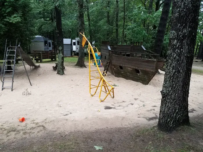 Whispering Surf Campground at Bass Lake 10