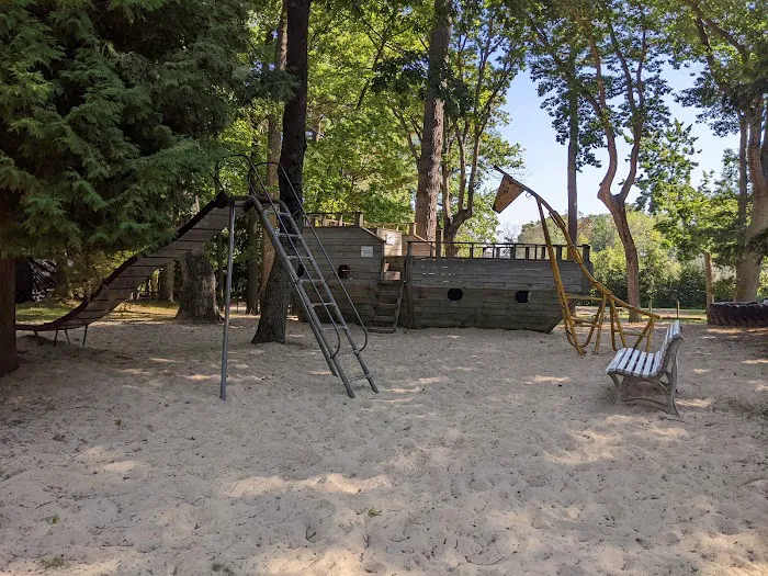 Whispering Surf Campground at Bass Lake 5