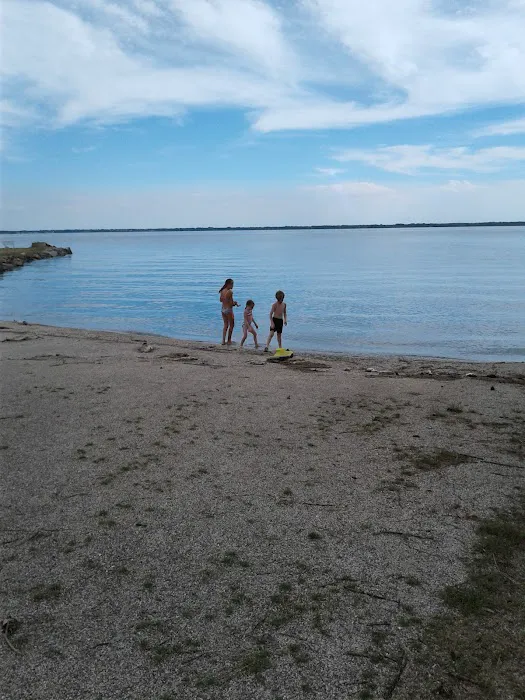 Plymouth Shore On The Bay 4