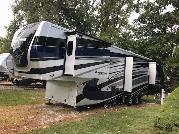 Poor Farmer's RV Sales, Svc and Campground Inc. 2