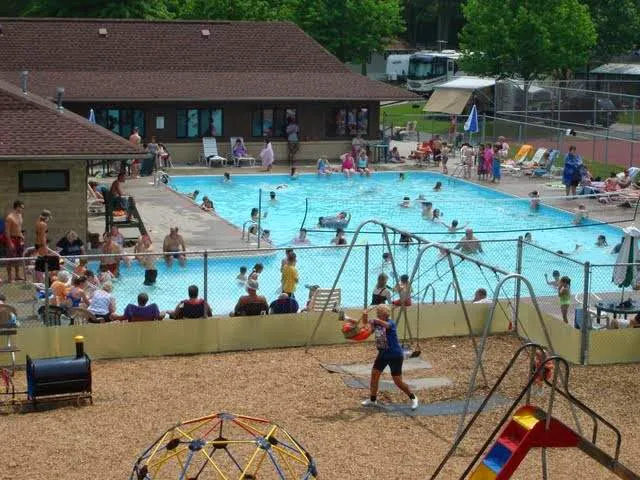 Cross Creek Camping Resort 5