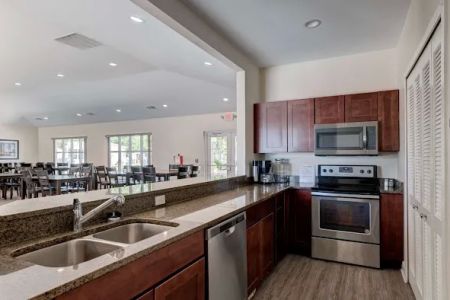 Frenchtown Villa/Elizabeth Woods