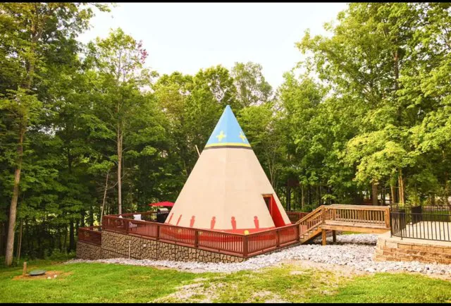 Horse Cave KOA Holiday 1