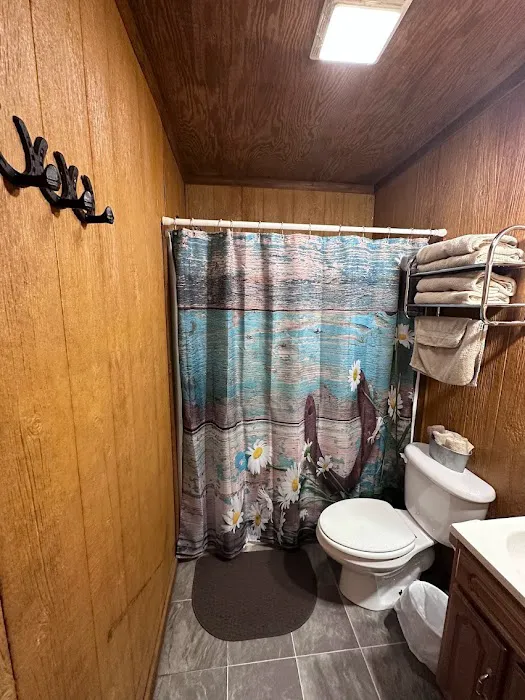 Mammoth Cave BaseCamp - Cabins & Glampground 2