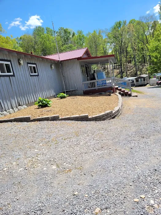 Goose Hollow Camp Ground & RV 9