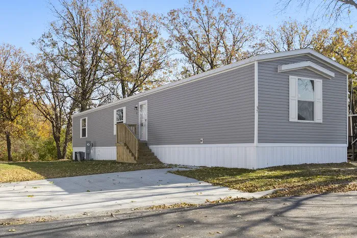 Lakeshore Terrace Manufactured Home Community 1