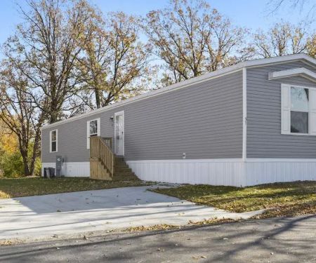 Lakeshore Terrace Manufactured Home Community