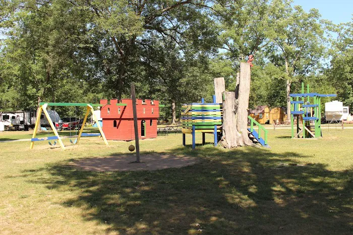 Twin Oaks Campground & Cabins 6