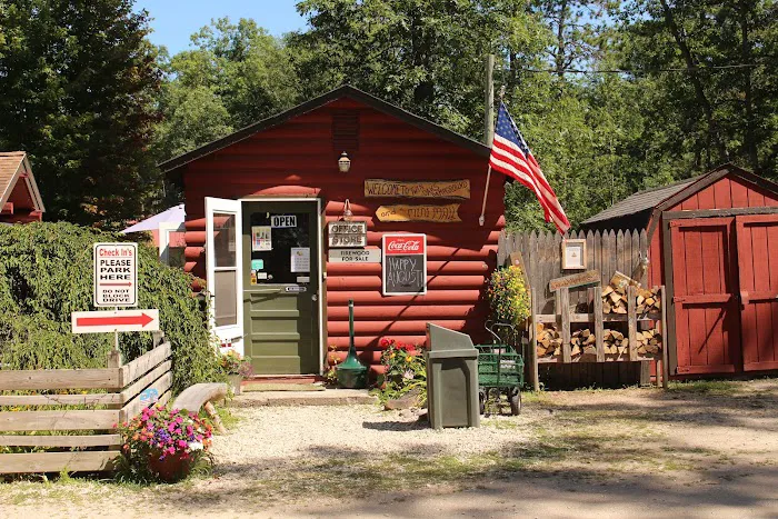 Twin Oaks Campground & Cabins 4