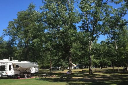 Twin Oaks Campground & Cabins