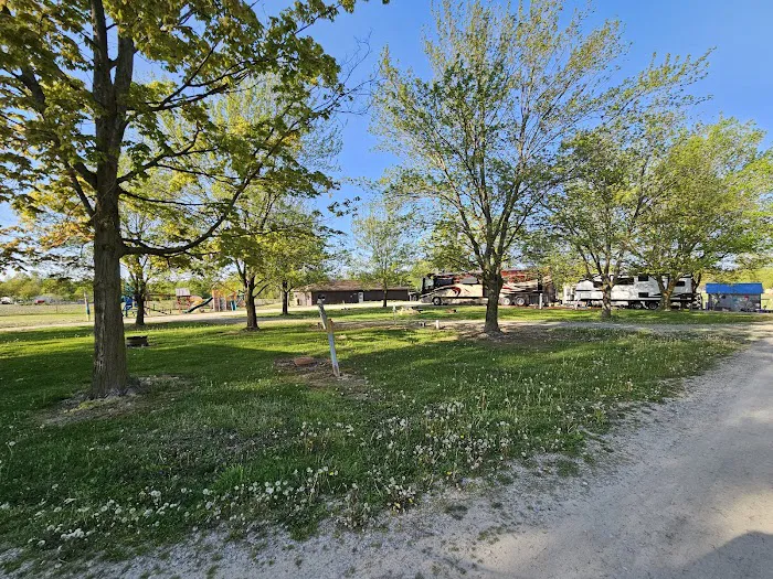 Town & Country Camp Resort 9