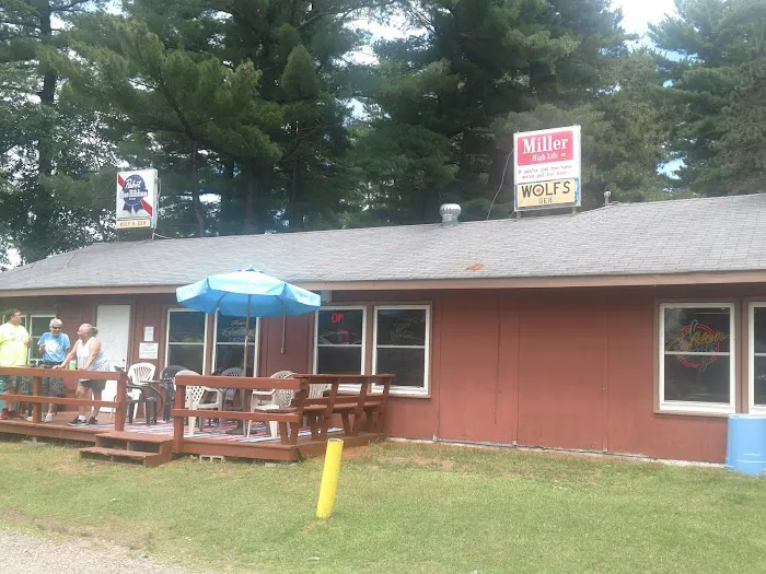 Wolf's Den Tavern & Resort 8