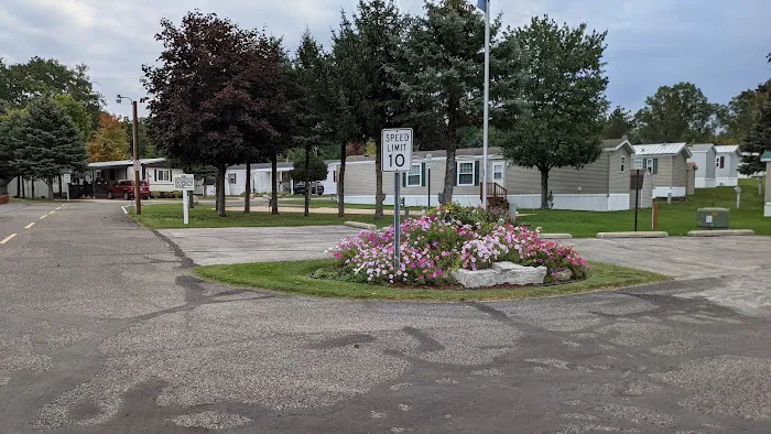 Whispering Oaks Mobile Home Community and Self Storage 1