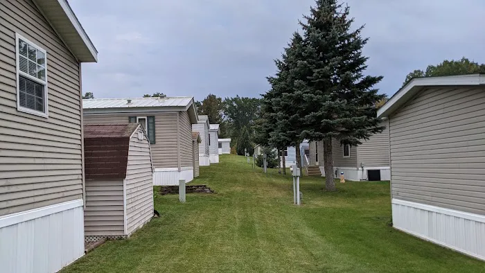 Whispering Oaks Mobile Home Community and Self Storage 4