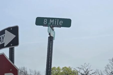8 Mile Moblie court