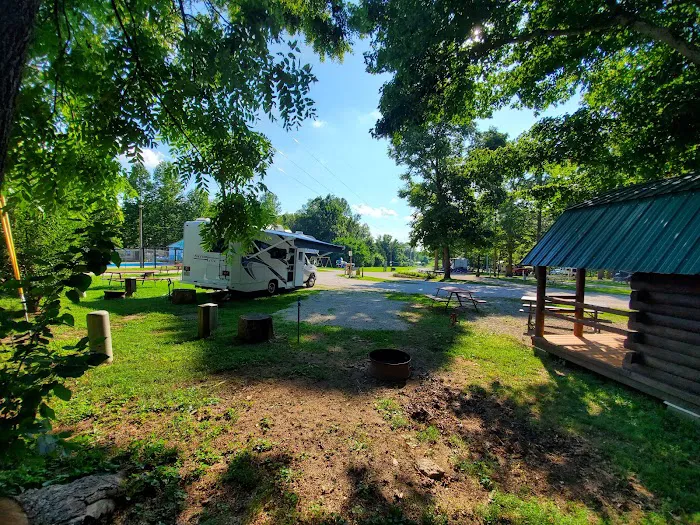 Elizabethtown Crossroads RV Park & Campgrounds - Getaway Retreats 10