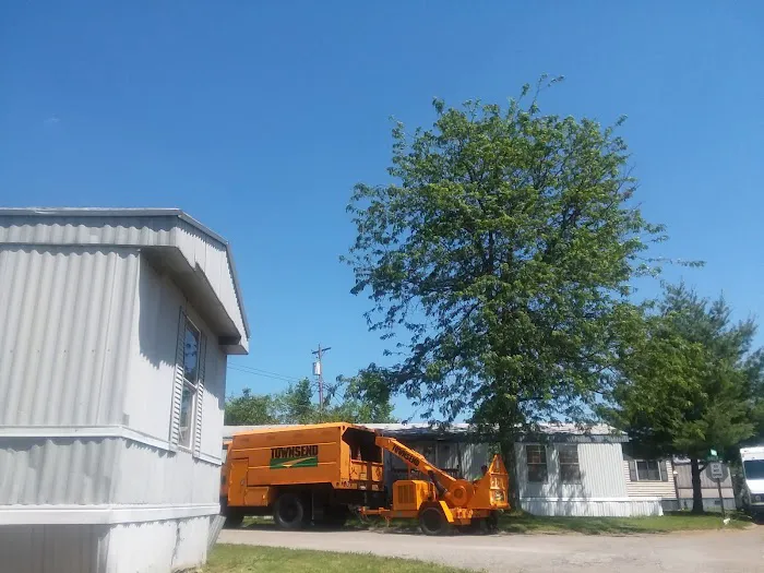 Suburban Pointe Mobile Home Park 10